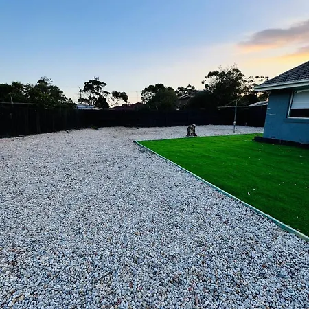 Modern Escape With Open Yard Villa Melton South Exterior photo