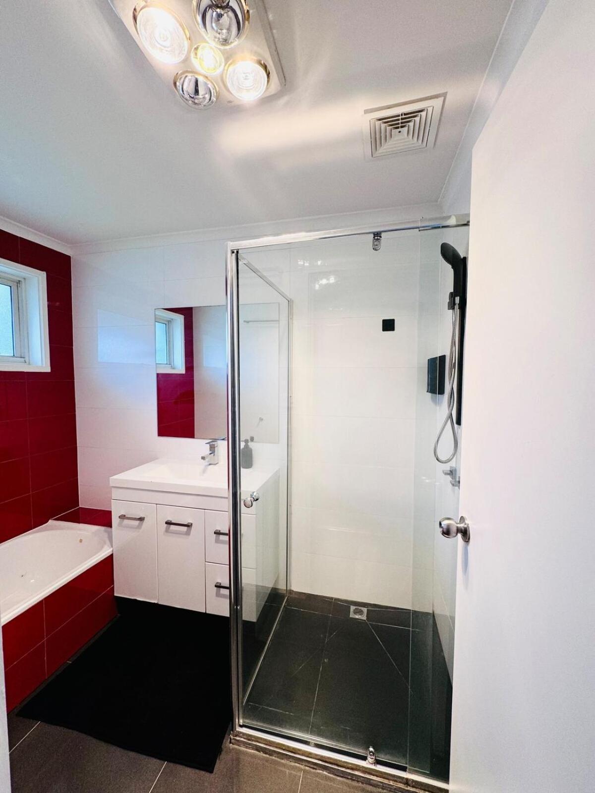 Modern Escape With Open Yard Holiday home *