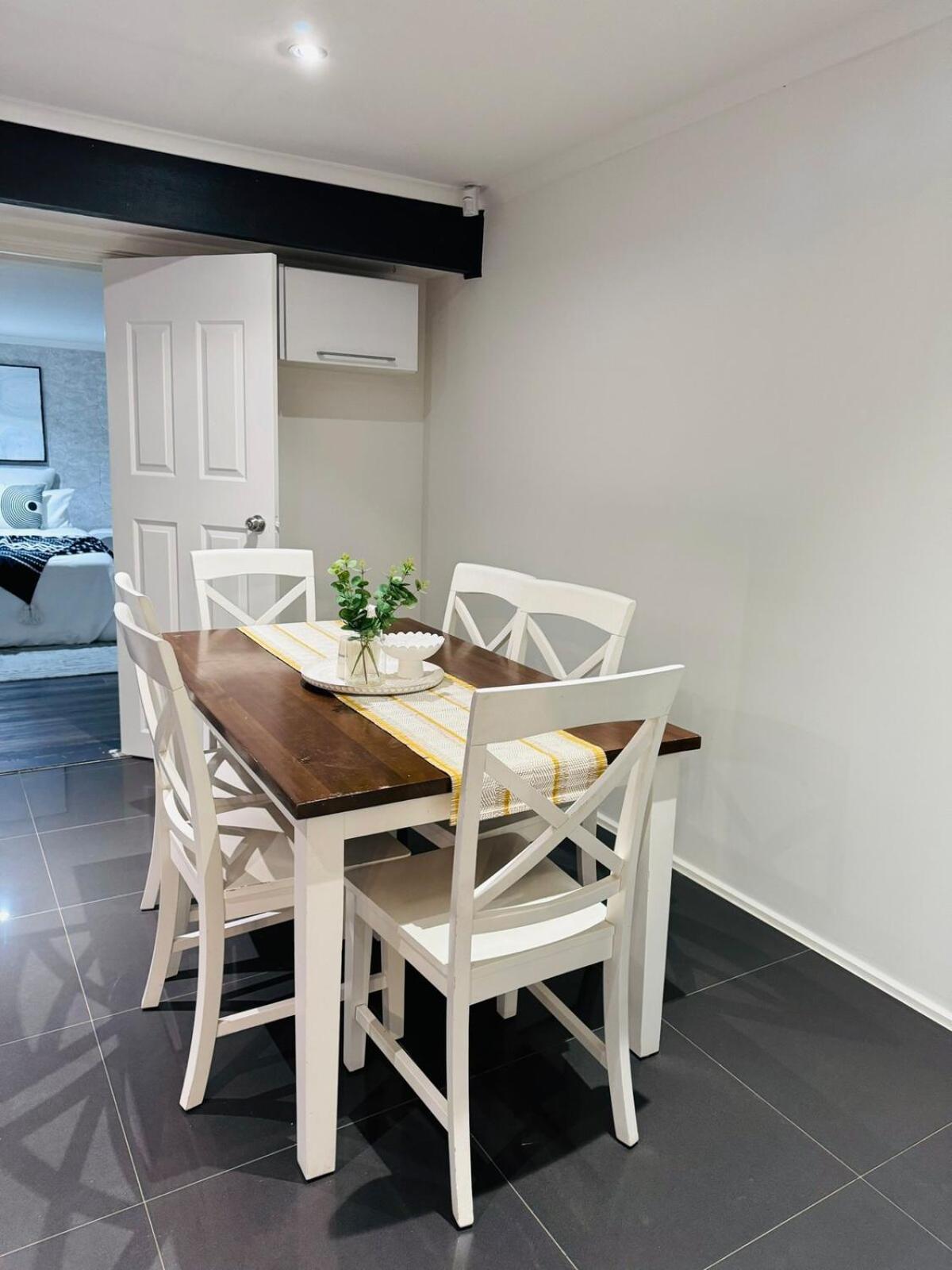 Modern Escape With Open Yard * Melton South