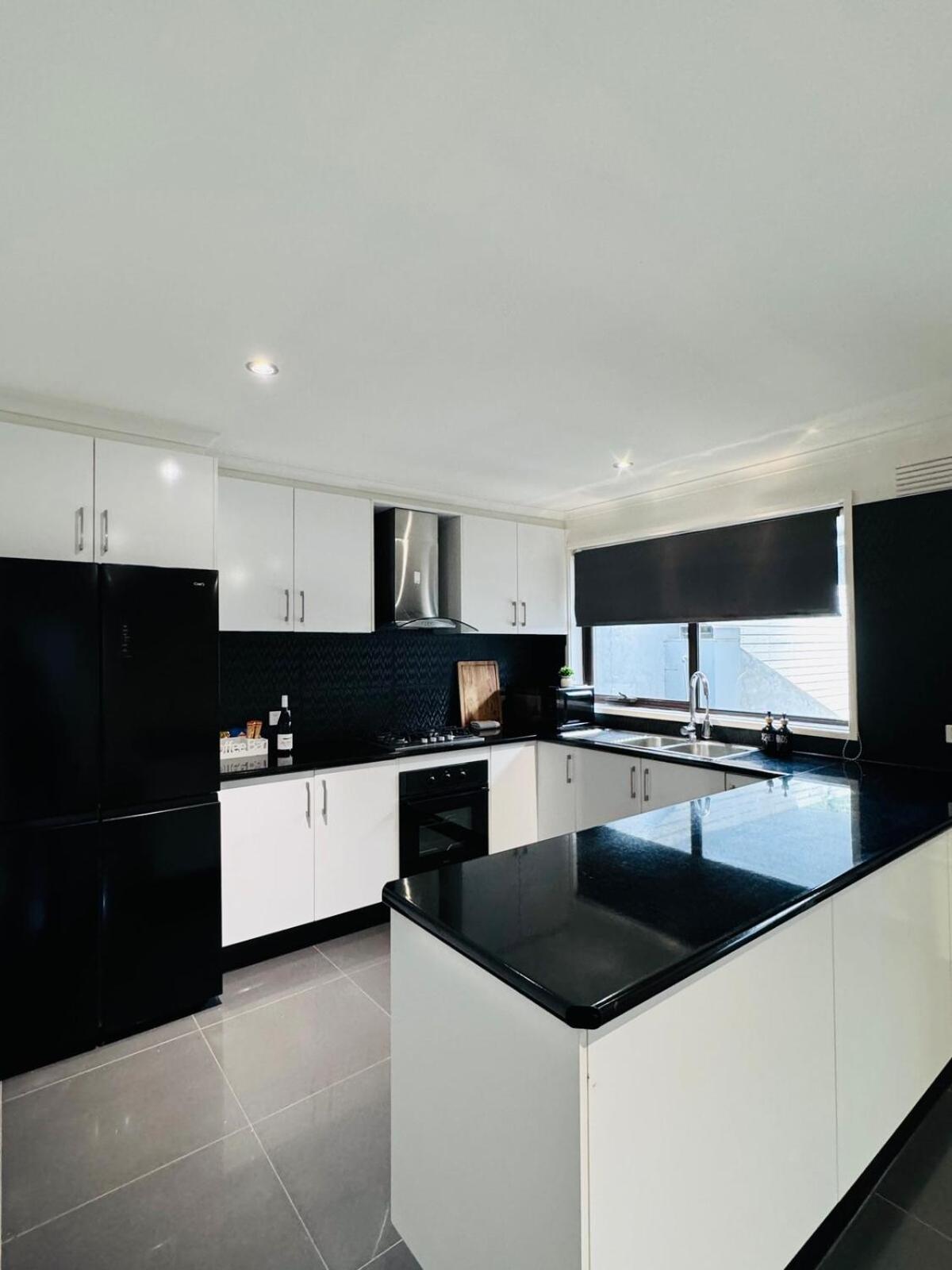 Modern Escape With Open Yard Melton South