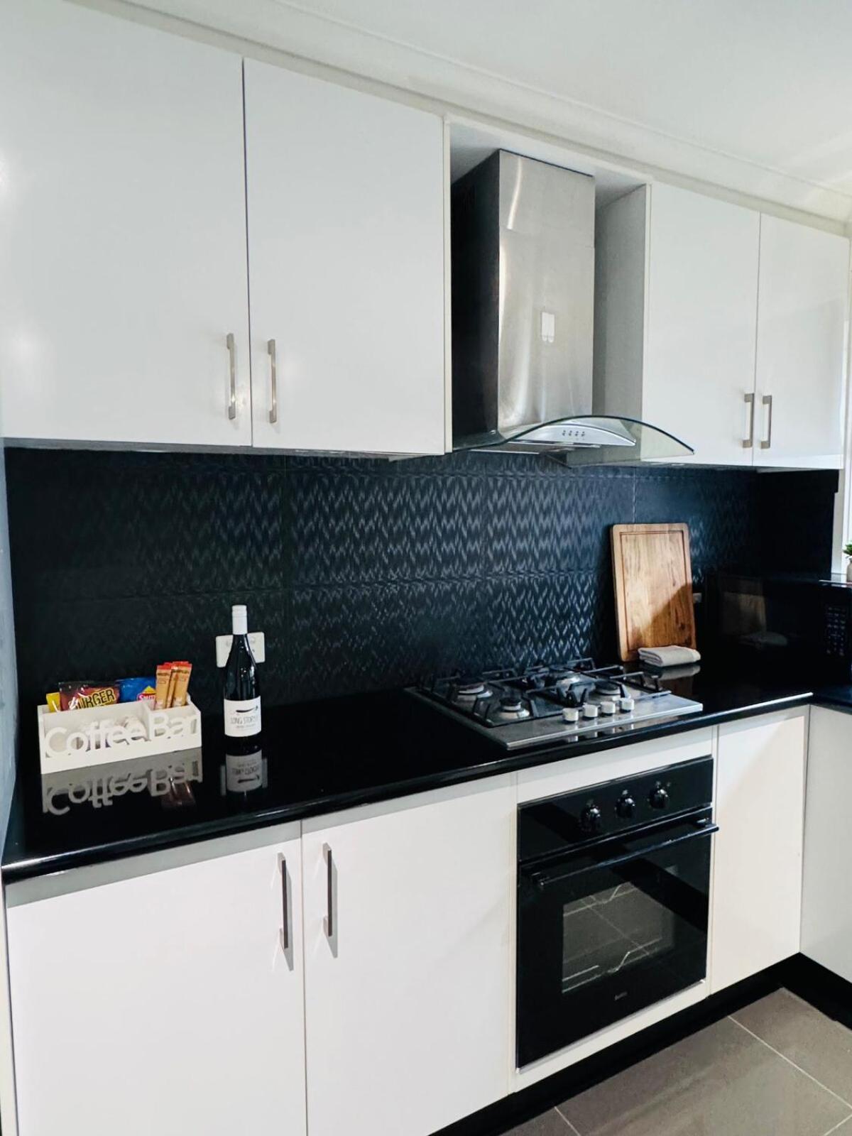 Modern Escape With Open Yard Holiday home Melton South