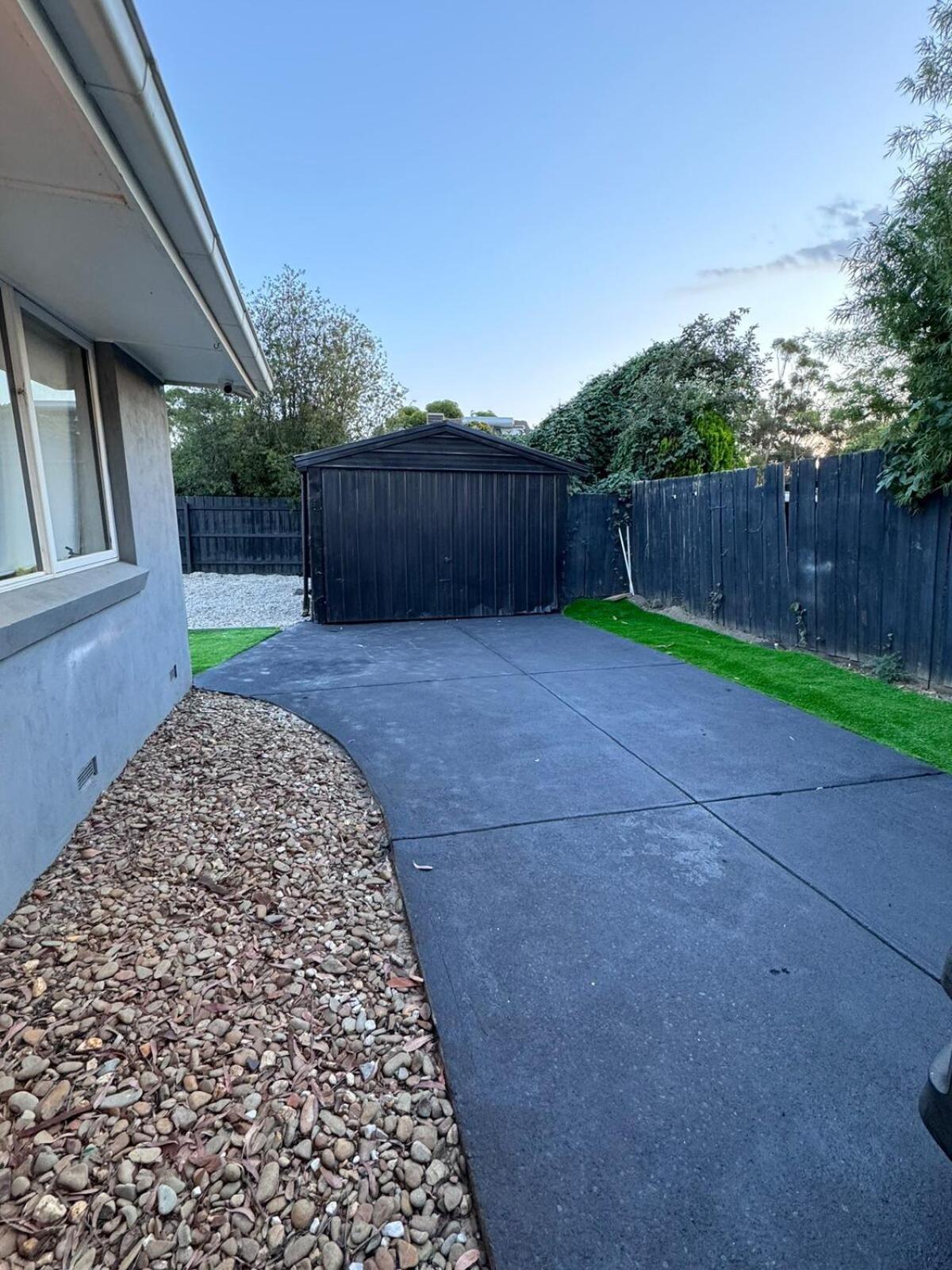 Modern Escape With Open Yard *