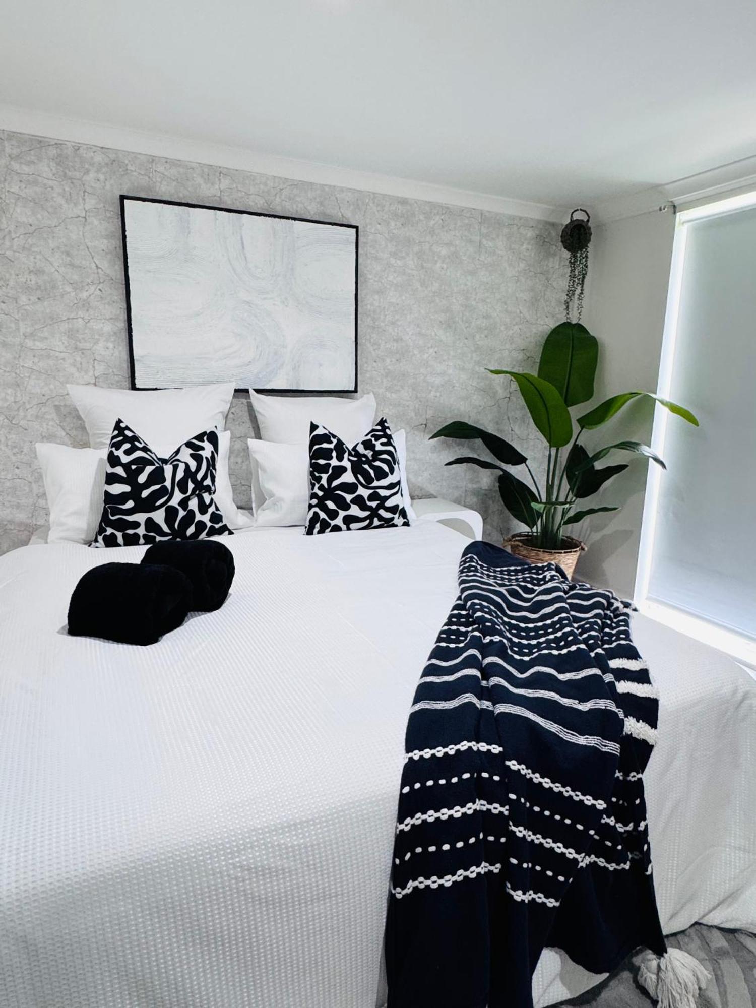 Modern Escape With Open Yard Holiday home