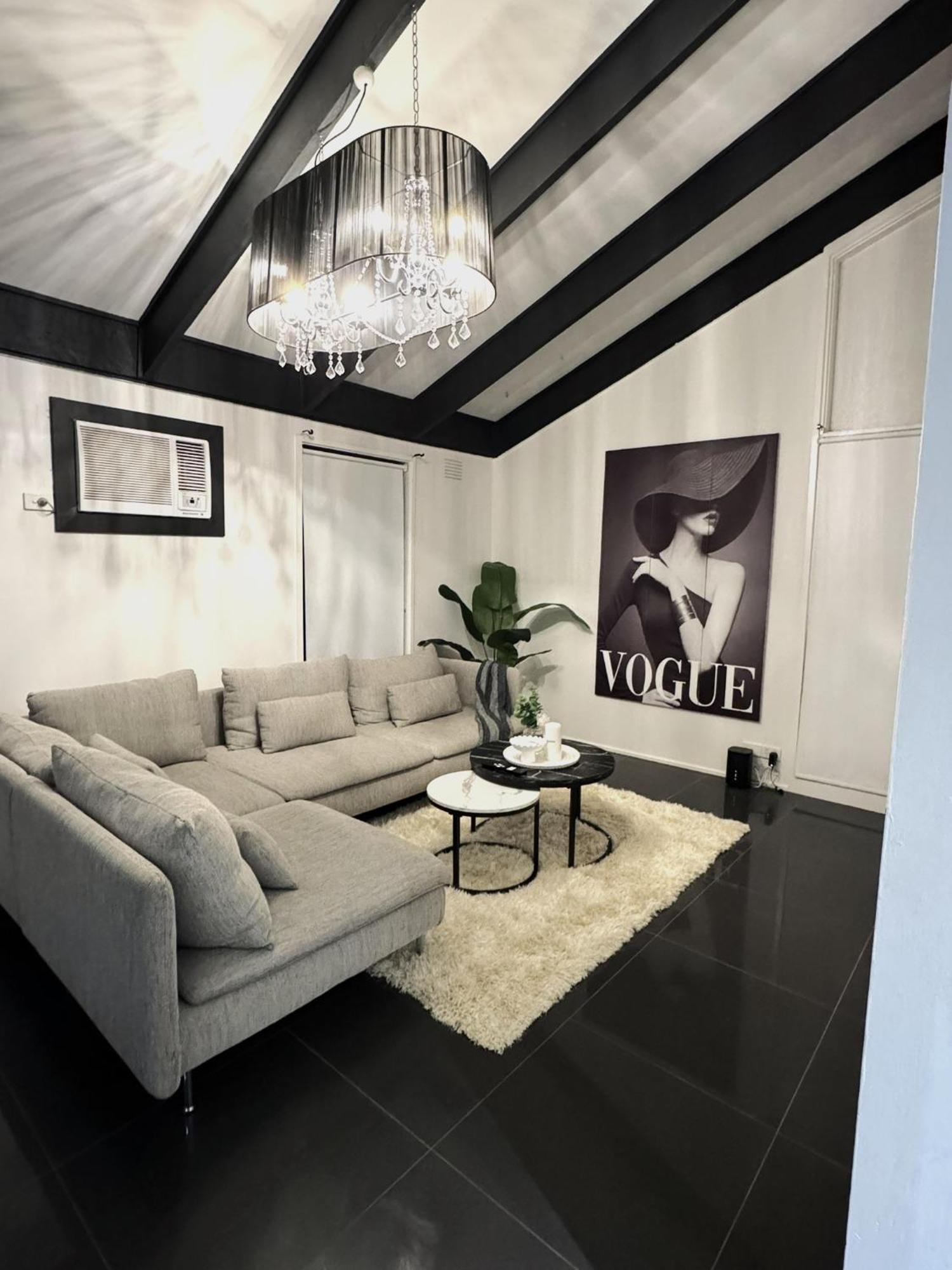 Modern Escape With Open Yard Holiday home